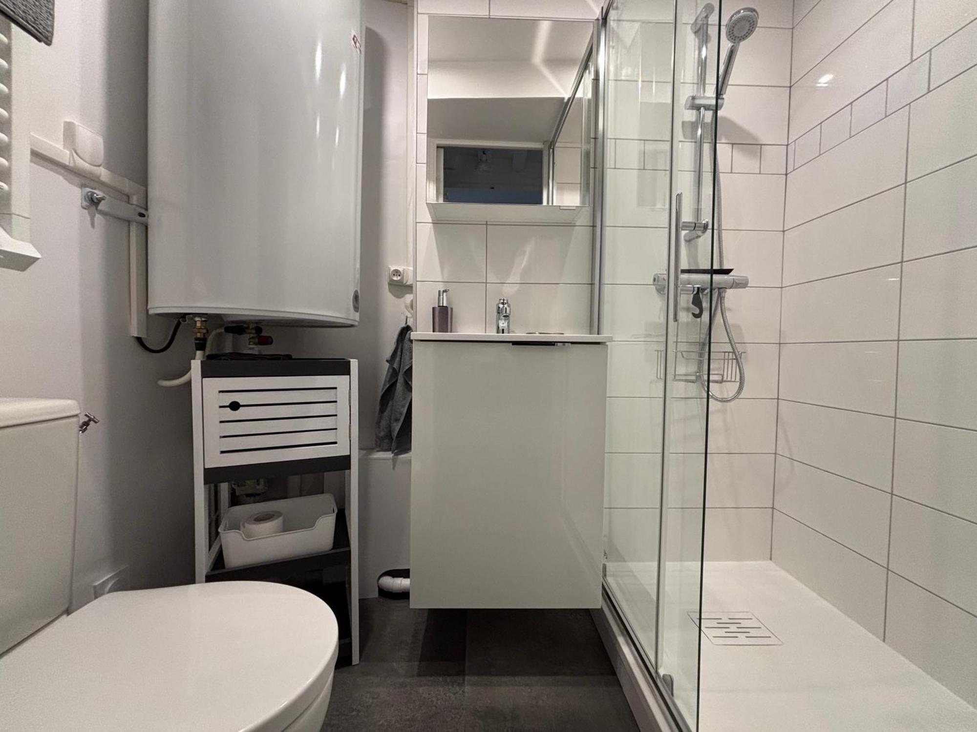 Les Remparts Apt Spacieux 1 Er Etage Renove Joliment Decore Bien Equipe Plein Centre Bayeux Proche Plages Du Debarquement Parking Gratuit A Proximite Luaran gambar